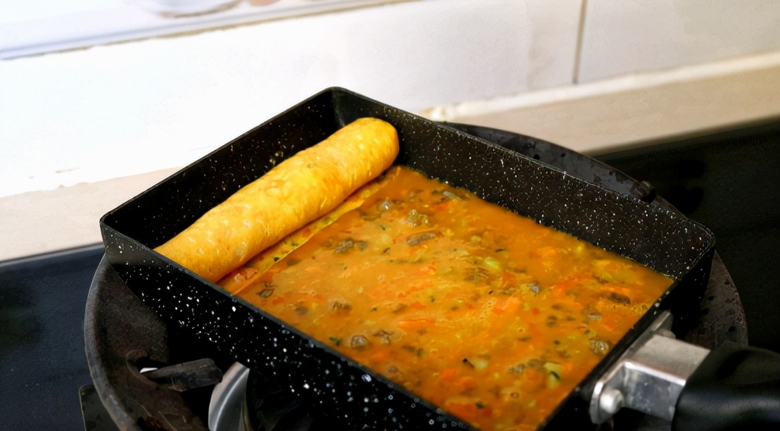 好吃还营养的厚蛋烧，做法很简单，颜值也高，做早餐正合适