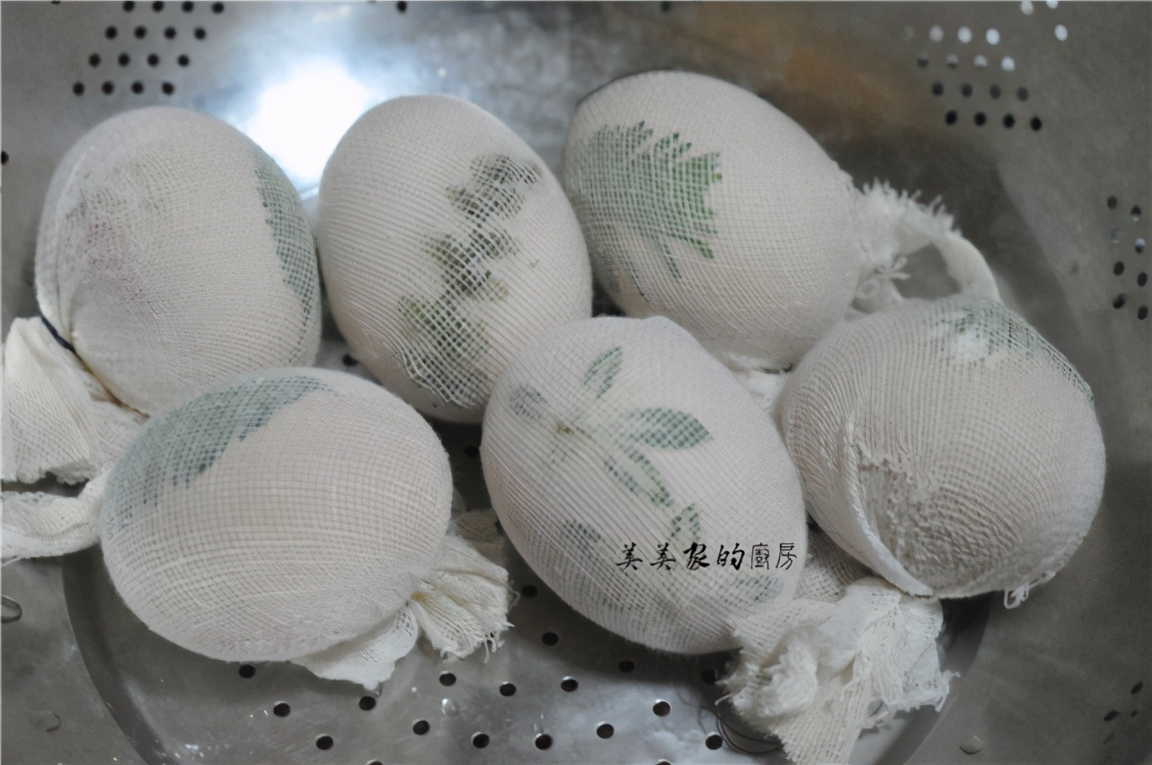 比水煮蛋入味，比茶叶蛋健康，煮一锅“立夏蛋”，好吃又好看