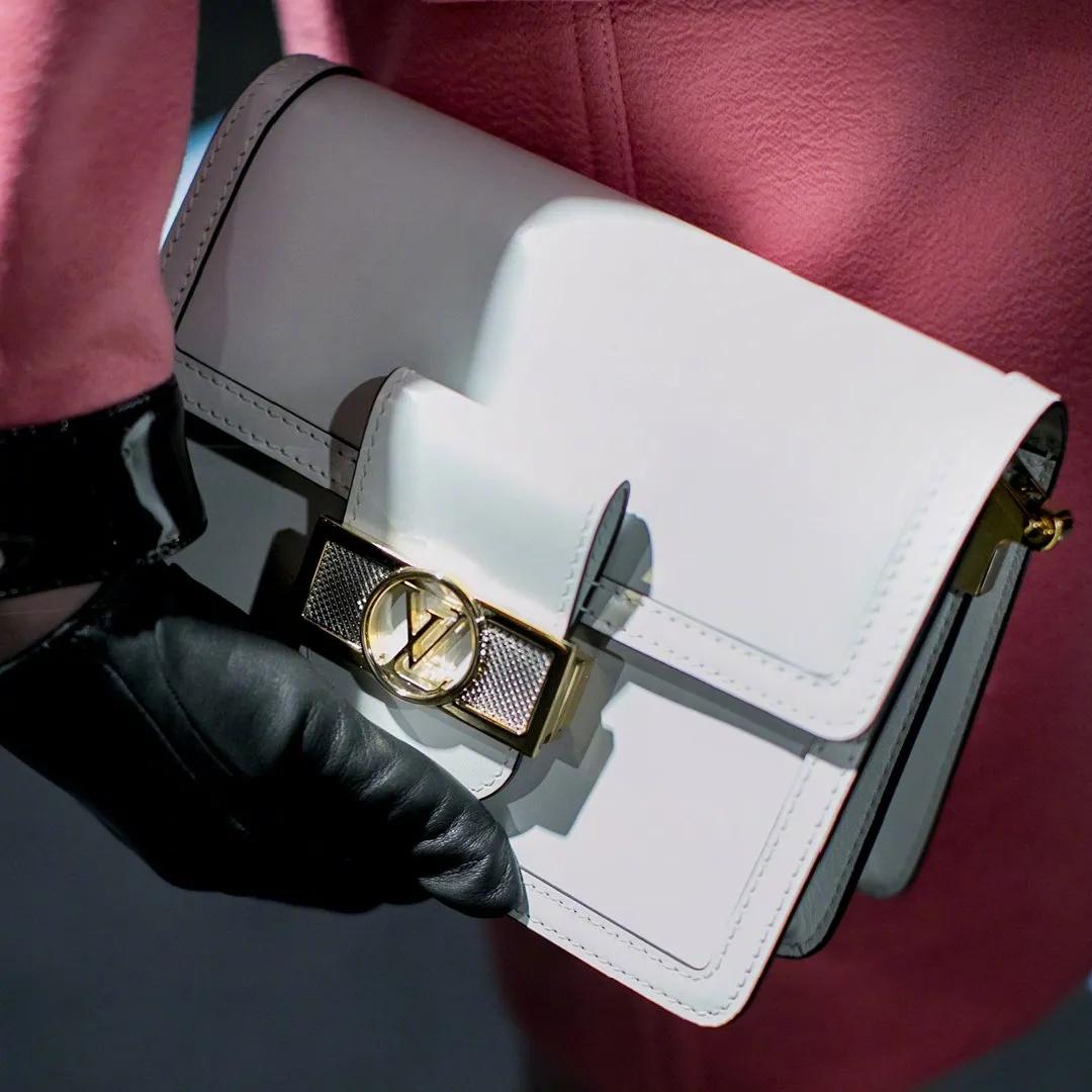 2021年最值得入手的14款包包，背十年都不会过时