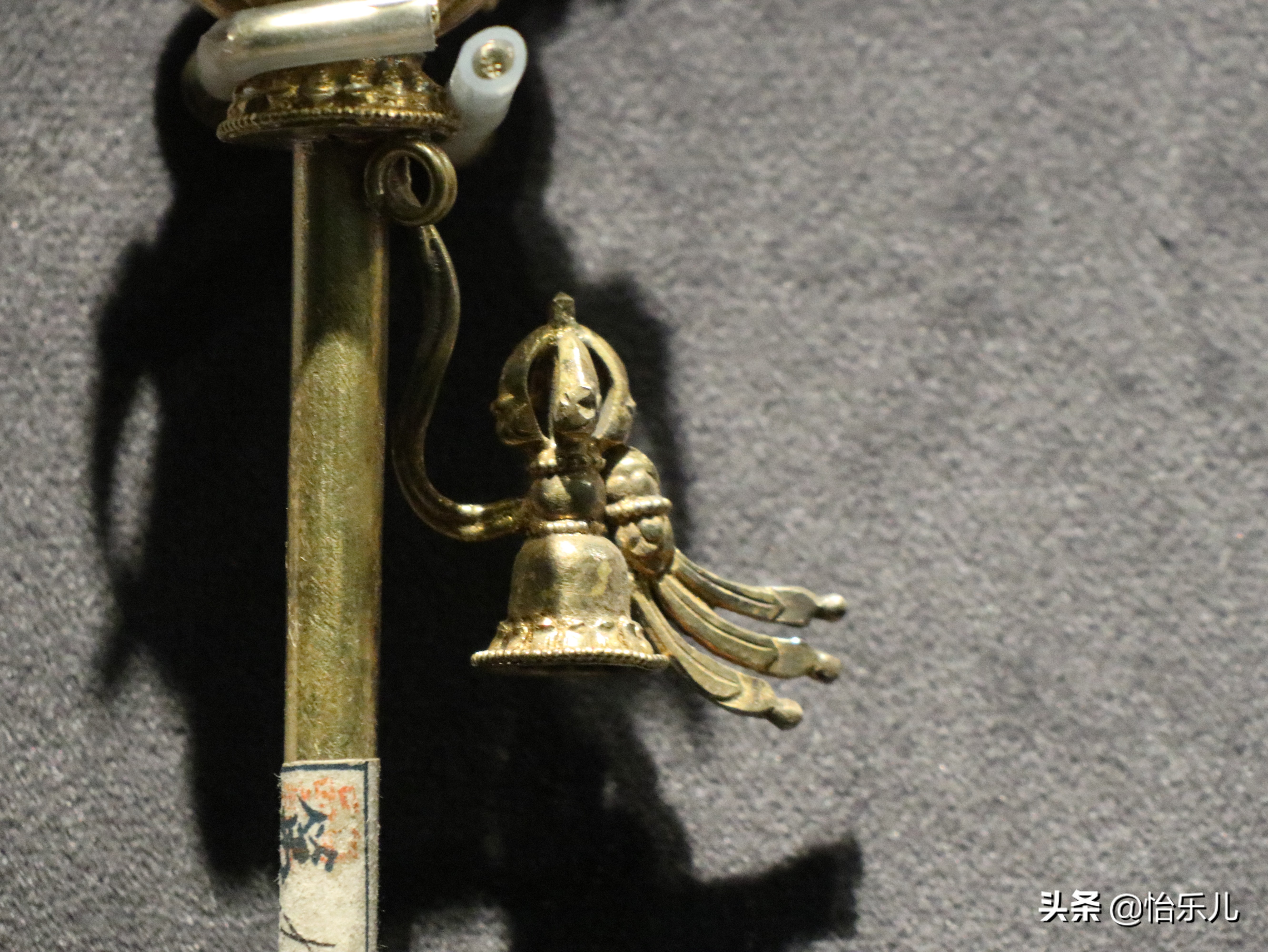 喀章嘎:最复杂的密宗法器,铁剪金工艺,集金刚杵三佛首法铃一身