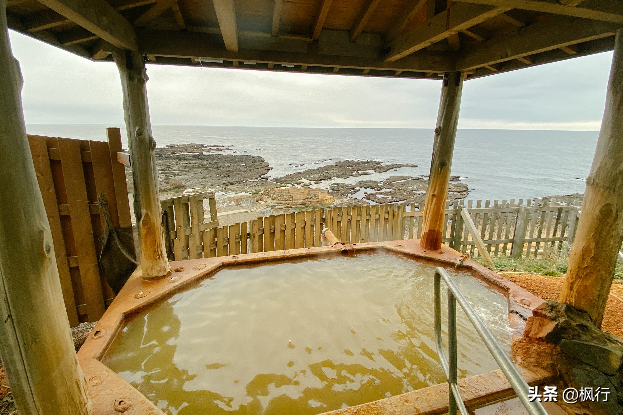 这个日本海边的混浴温泉被称“不老不死”，到底有什么神奇之处？