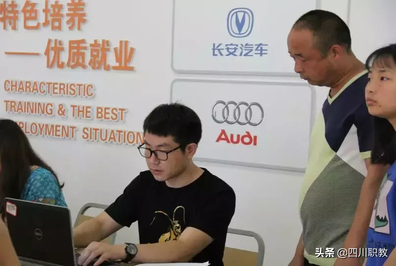 四川省志翔职业技术学校2019级新生第一批次报到工作顺利完成