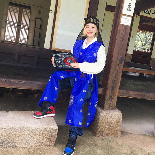 AJ配什么裤子好看？我们一起来看看潮男潮女AJ是如何搭配裤子的
