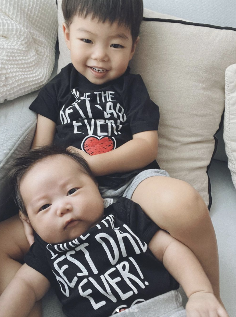 TVB花旦岑丽香晒二胎百日照，小腰果脸颊肉嘟嘟，妈妈直呼想捏