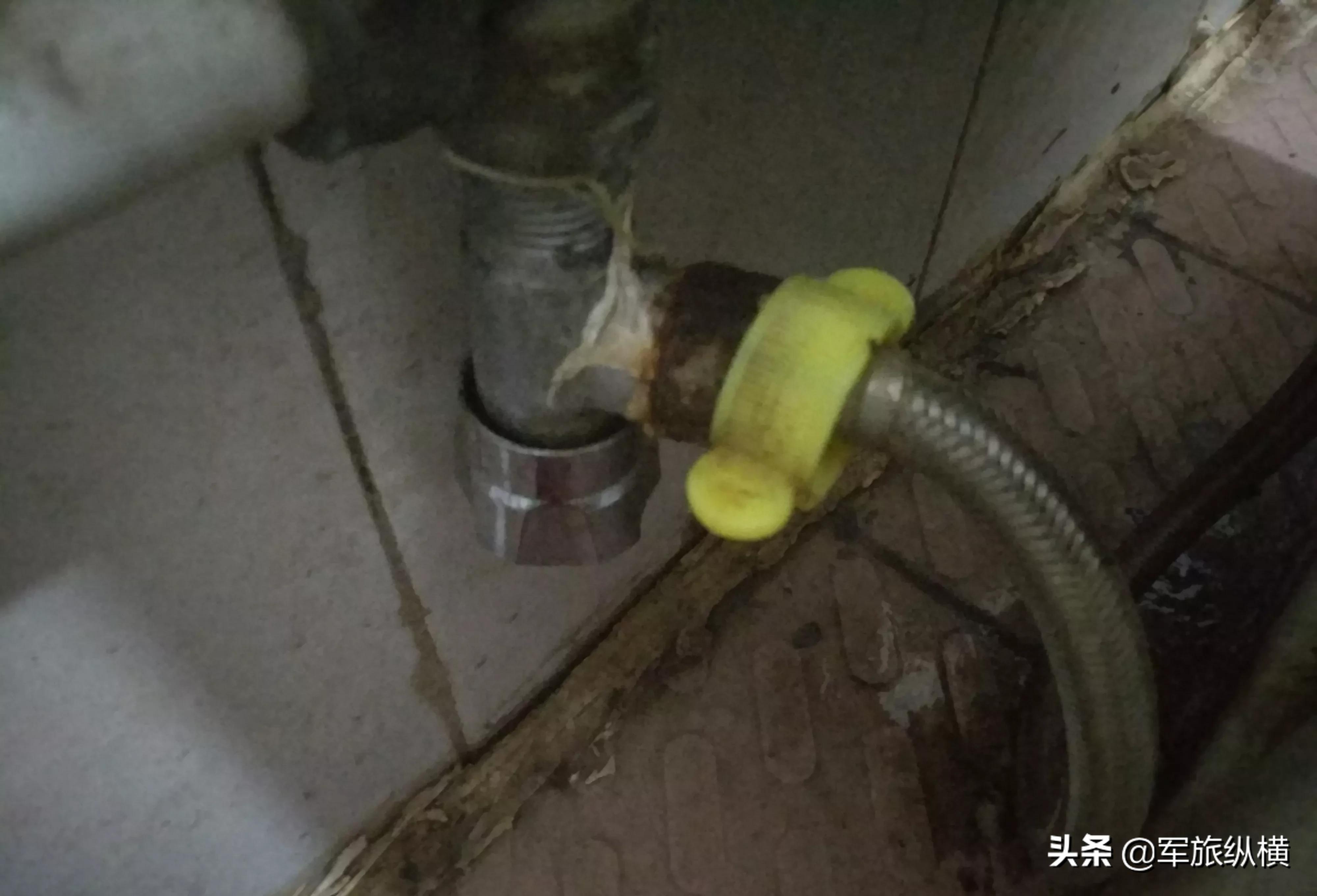 家庭坐便马桶长时间上水不止的故障修理