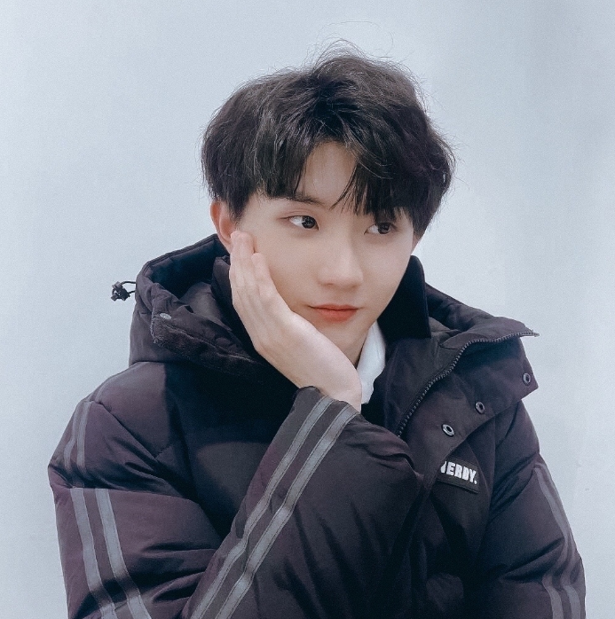 时代少年团3人高考成绩引热议，历届明星分数被扒，张新成厉害了