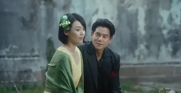 张爱玲《第一炉香》:女人一生,最不该犯的三个错误