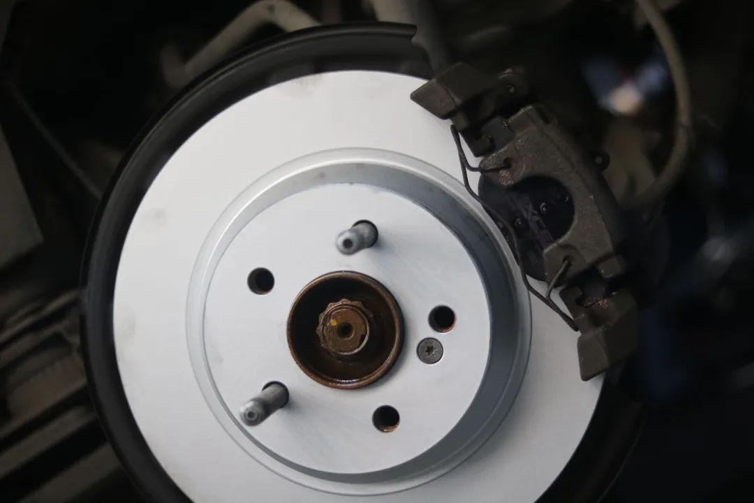 怪兽修车：翻新一辆15年奔驰GLK260，最终满血复活变新车