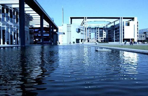 高考小秘密：这5所大学低分也能报考，压线生千万别错过