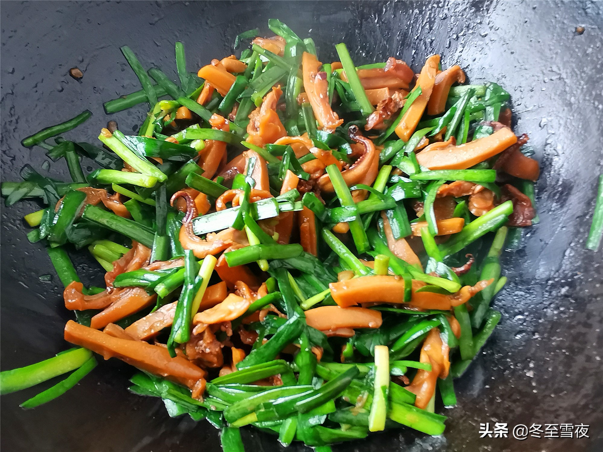 墨鱼干的食用方法（7步做出又鲜又香的韭菜炒墨鱼干）