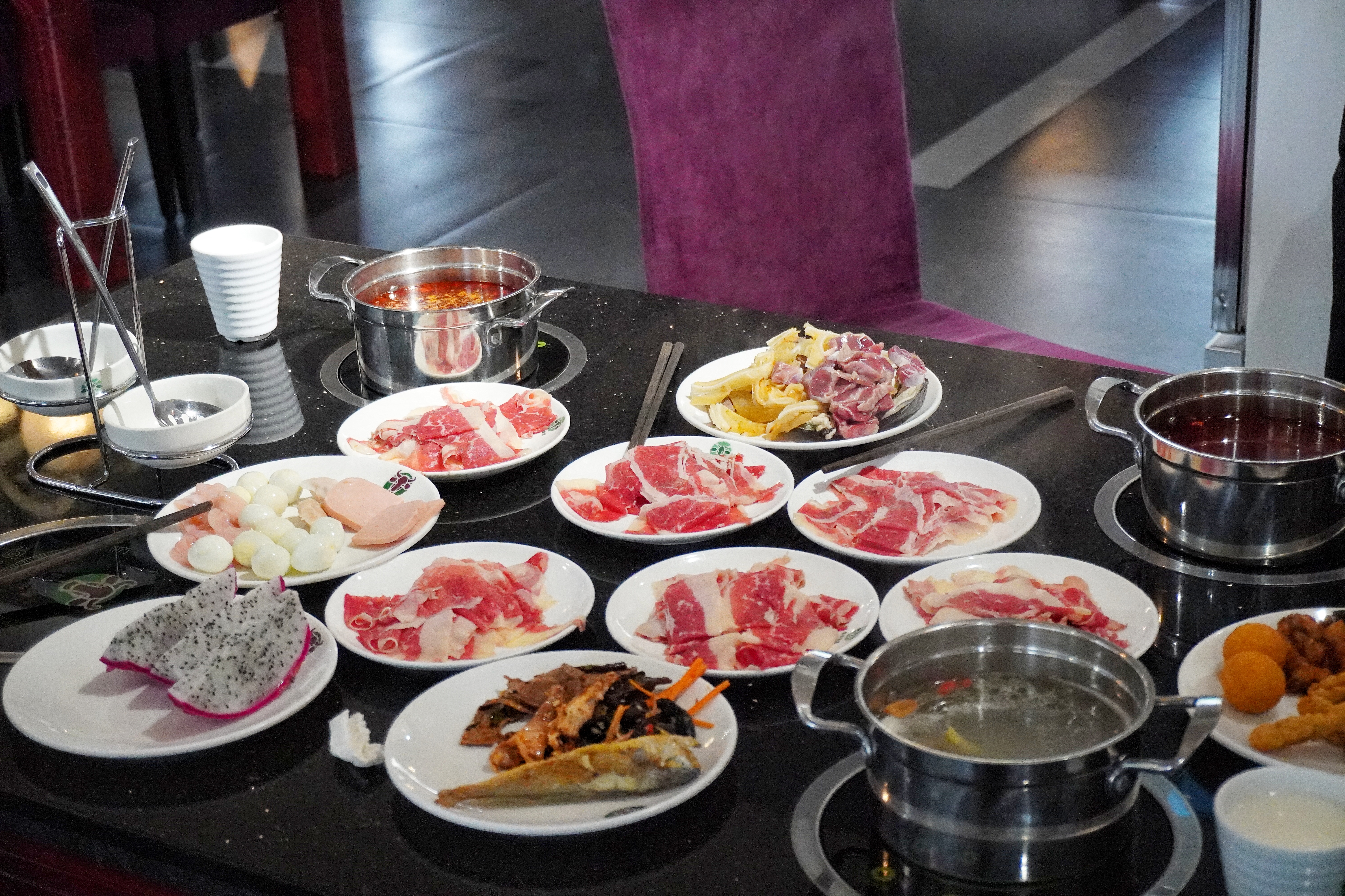 实现牛肉自由！昆明各区都有的自助餐厅，涮煮烤炒蒸，菜品100+