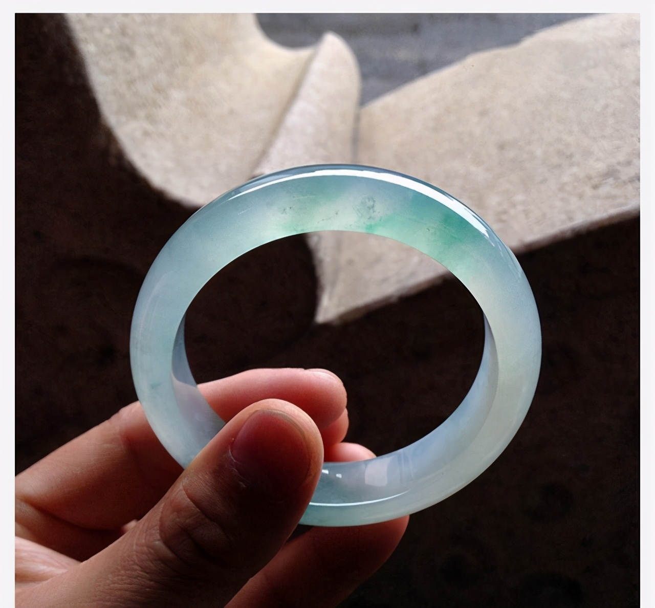 "无纹不成玉",翡翠手镯的生长纹和裂纹这样来区分(冰种翡翠分几个等级