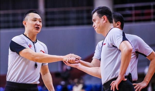 为什么nba扣篮cba很少(NBA、CBA最大区别在哪？奥尼尔扣烂篮板鼓掌、杨鸣不准起身)