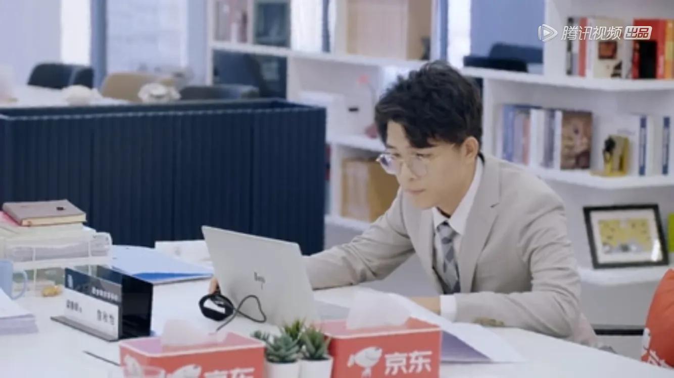 一张图说明白年薪千万律师升职记：高光与现眼同在