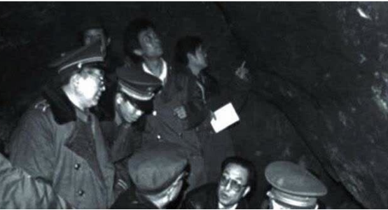 97年江西第一悍匪万光旭，独自对战37名军警，两小时后被当场击毙
