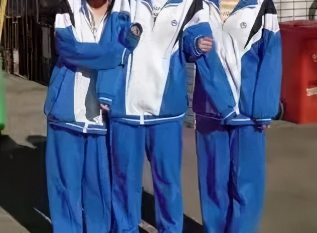 “为什么国产剧里的校服，永远比现实的好看”