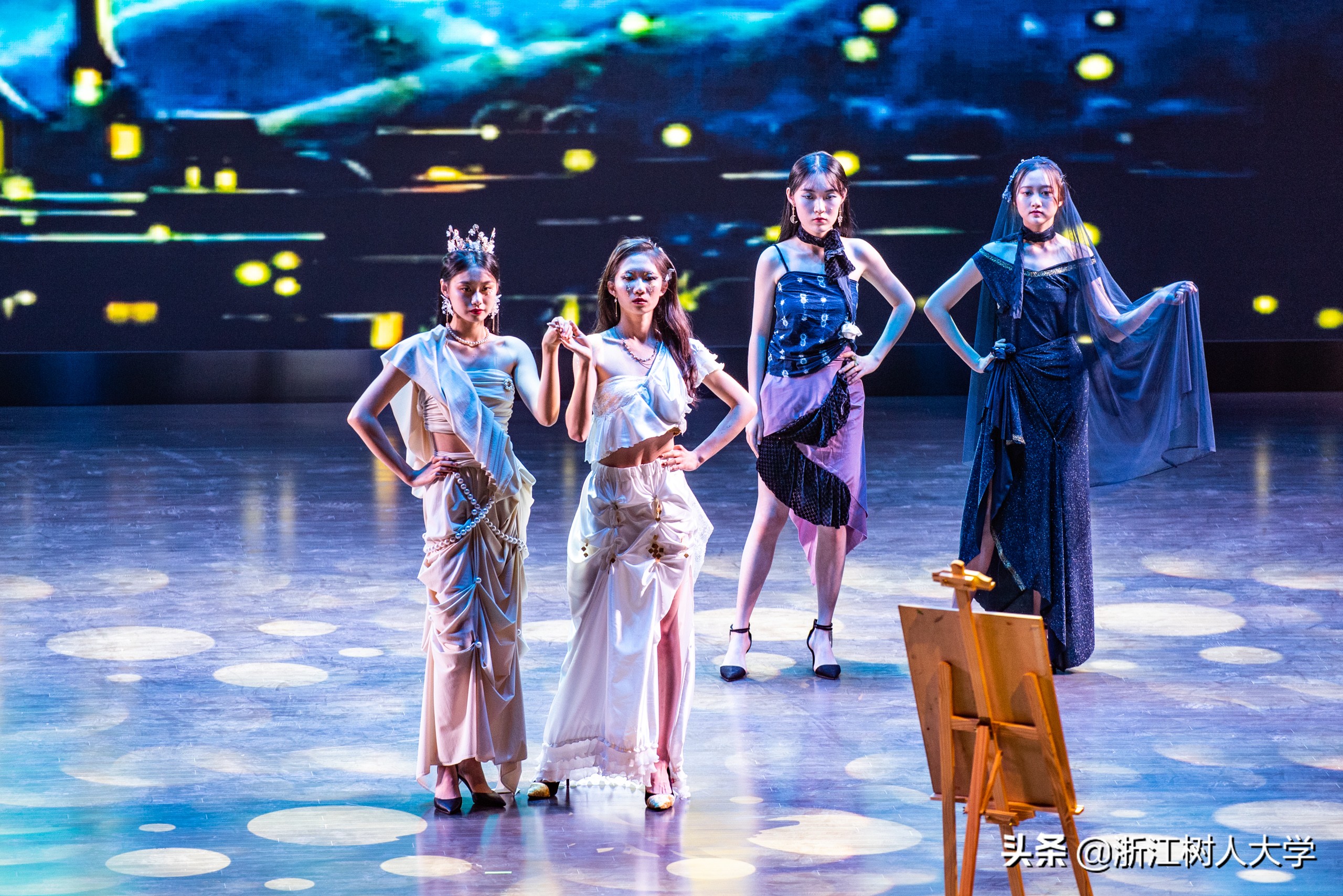 我校艺术学院举行建院20周年庆典活动暨迎新文艺汇演