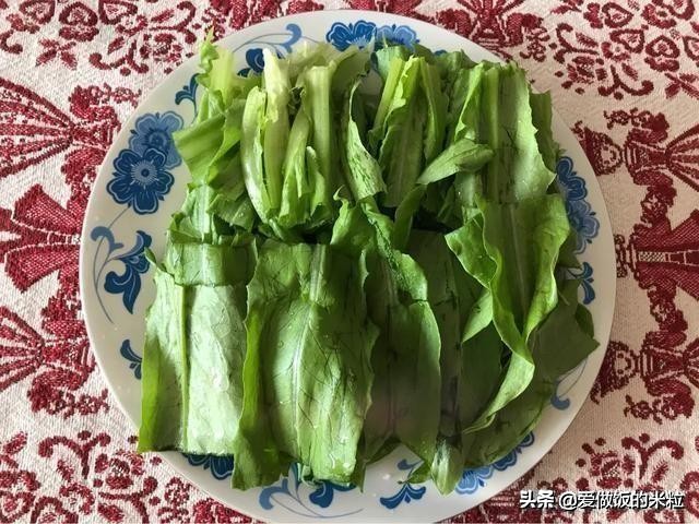 油麦菜可以生吃吗（六步教你做简单好吃炒油麦菜）