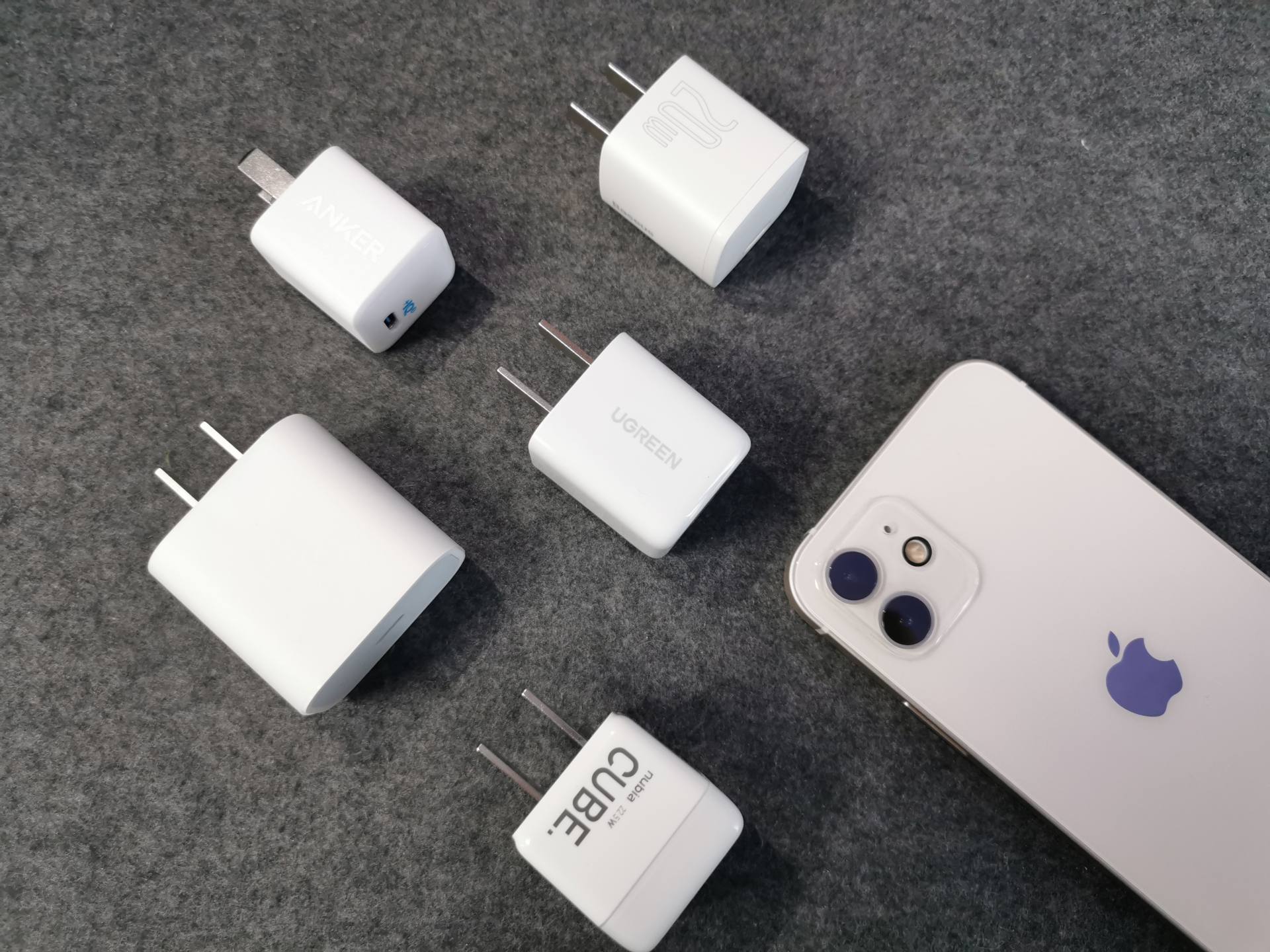 5款 iPhone 热门 20W 快充头，哪款最值得买？