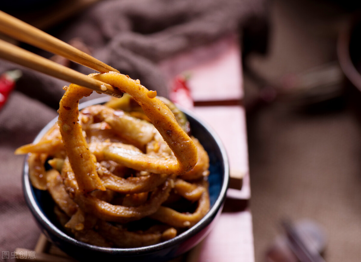 腌萝卜干时，记住“1腌2晾”，萝卜干清脆好吃，美味易保存