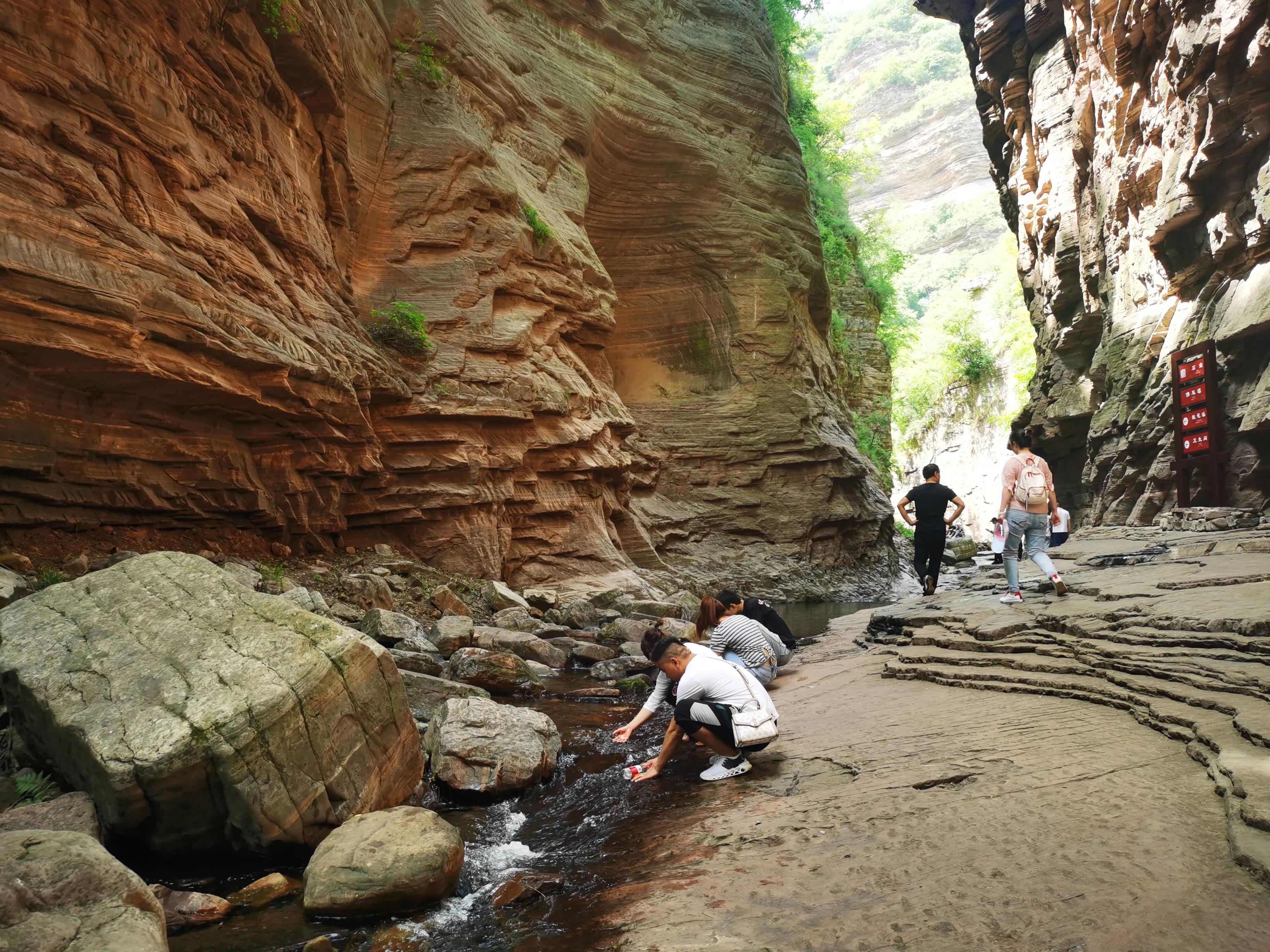龙潭大峡谷在哪(洛阳龙潭大峡谷,古海奇峡地质画廊,景色不输红石峡,却