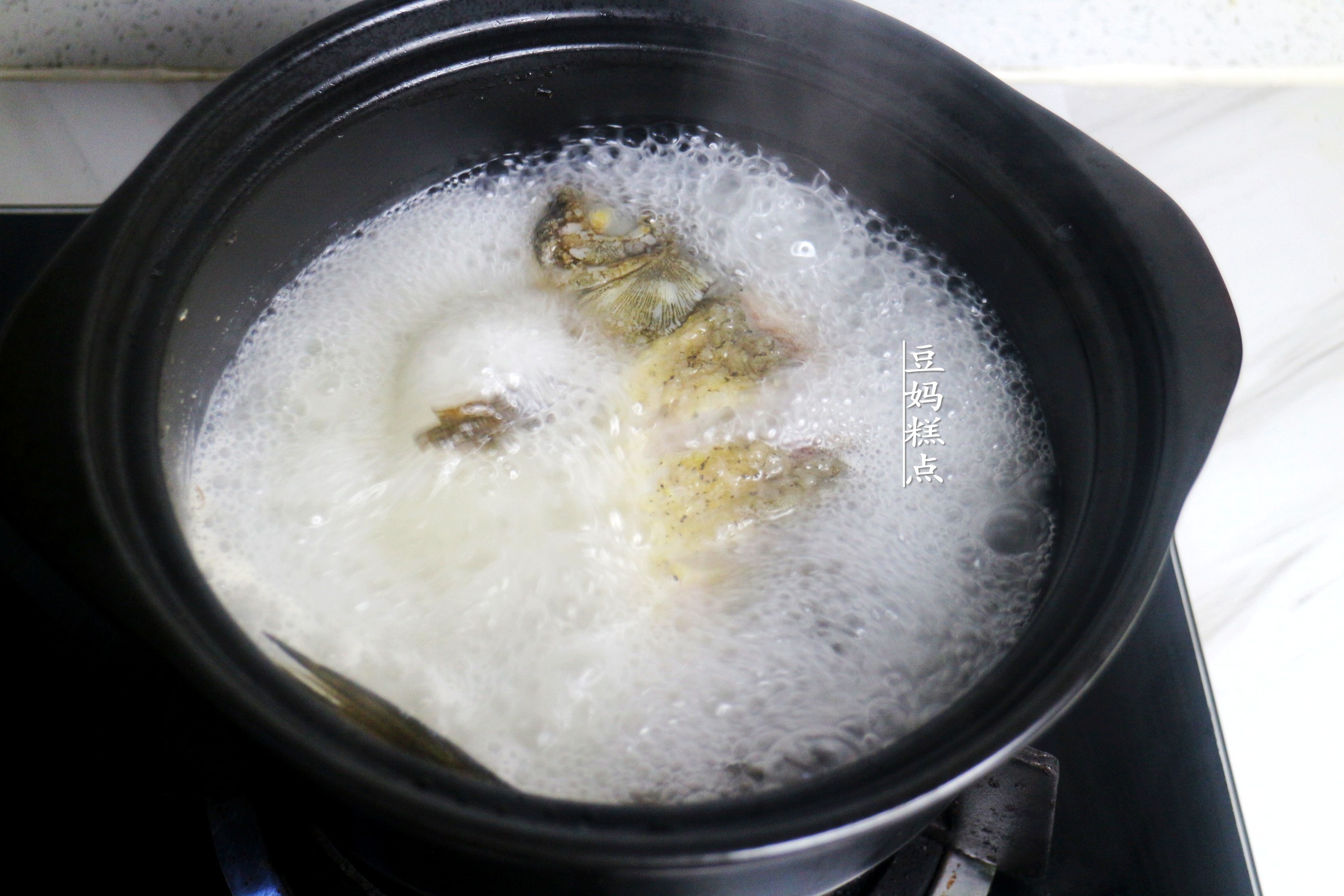 鲫鱼汤怎么炖好喝又营养（鲫鱼汤的正确做法）