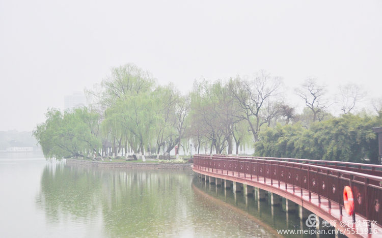 莫愁湖——粉黛江山，留得半湖烟雨；王侯事业，都如一局棋枰