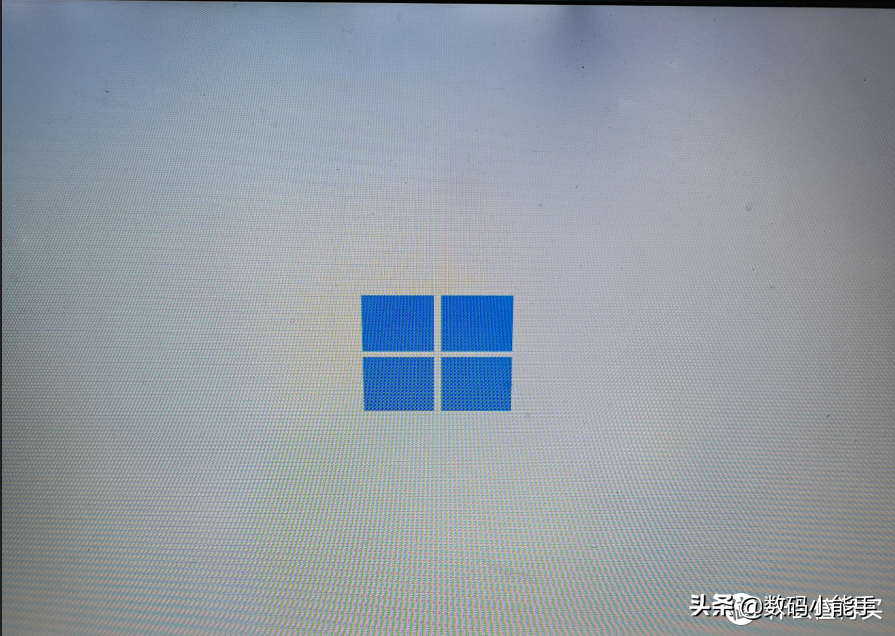 不整虚的！手把手教你用换脸盆的古董电脑安装Windows 11系統