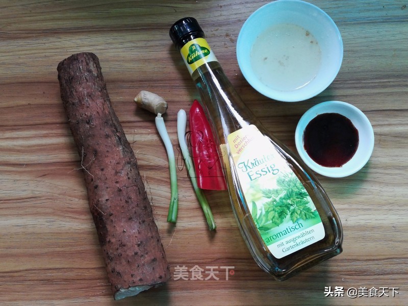 酸溜溜的味道，酸爽可口，开胃下饭，还帮油腻腻的肠胃减减负