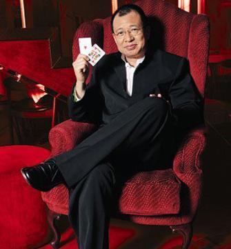 他是不一般的甘草演员，家世不一般的显赫，人缘不一般的好