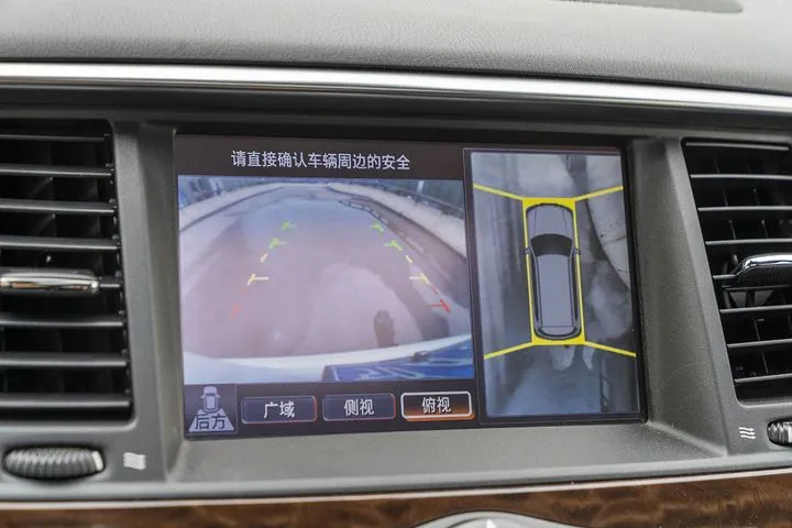 配置顶天的越野强者——V8日产途乐