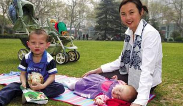 当年把克林顿问得哑口无言的北大女孩，一夜爆红，后来怎么样了