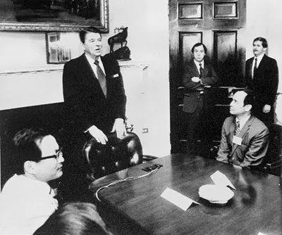 珍贵录音！北外50年代英语课文朗读，字正腔圆有年代感