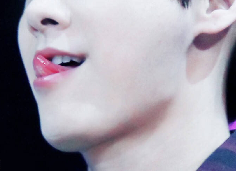 帅哥的嘴，金银花露兑白水，但看李易峰的嘴巴后，就不再这样想了