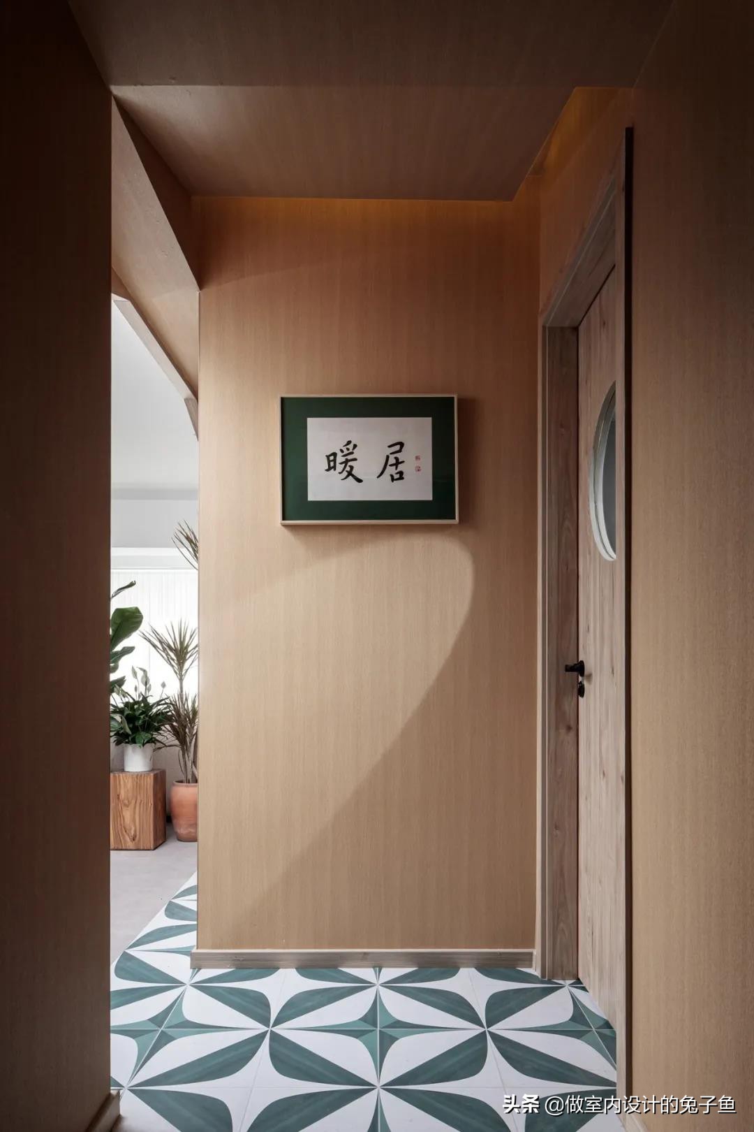年轻夫妻的80㎡两居室，因“圆形”布置而走红，不要电墙太香了