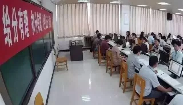 高考作文，字好看才能拿满分，阅卷老师：实在舍不得扣