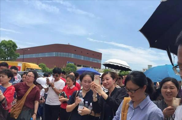 河北省高考录取分数线预测：物理历史类双降低，考生“笑脸相迎”