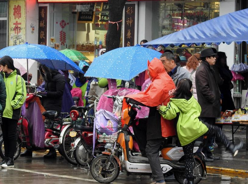 教育部发布通知，中小学将调整上课时间，学生们也能睡到自然醒了