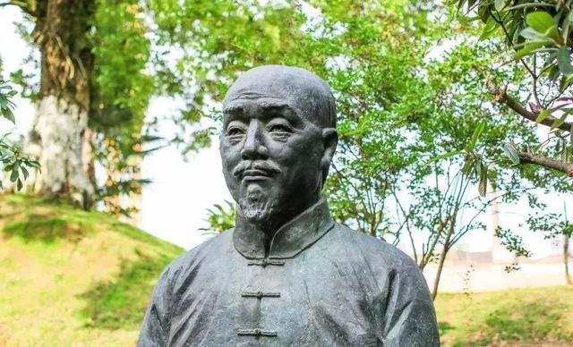 他带领着那个时代,走向了制瓷业的工艺巅峰