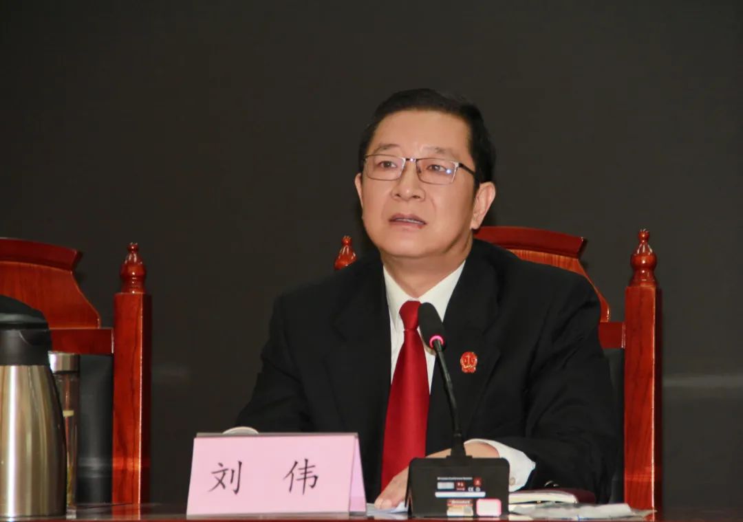 卧龙区法院召开重点工作推进会