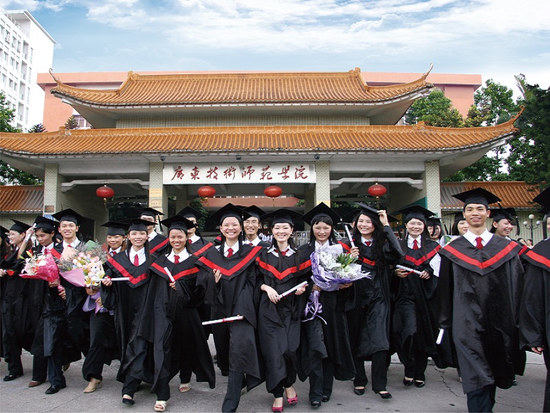沿海一线城市这所大学招生人数多录取分数还低，原来是了解太少