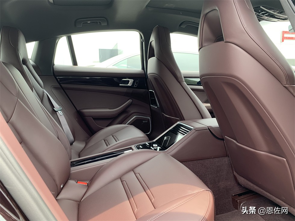 外观运动内饰豪华的家用首选车型 保时捷 panamera