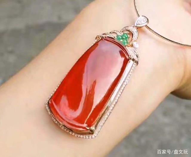 翡翠有九种颜色，你知道吗？