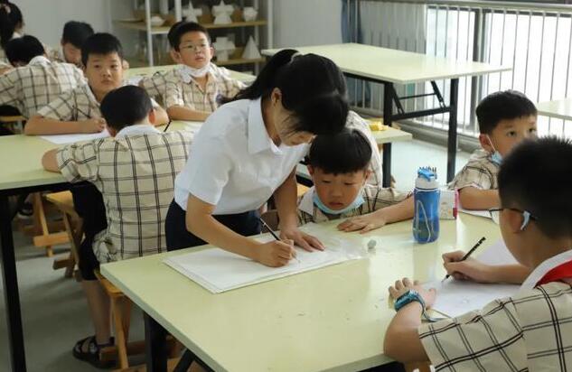 “5+2”课后服务收费标准公布，家长感觉吃亏了，老师也不满意