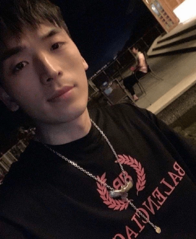“千万网红”转战娱乐圈，化身赌场美艳老板，身材比韩星优越多了