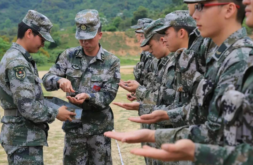 高三当兵和大一当兵，有很大的差距，现在了解以免以后走弯路