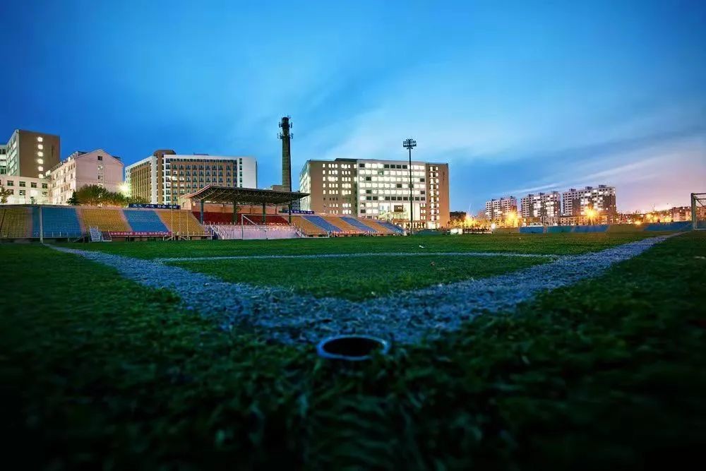 坐拥“专属地铁”，有7大美食集结地！东北这所大学“顶尖”配置太绝！