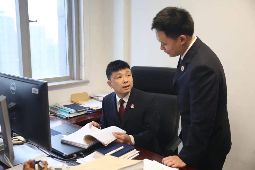 高峰：在追求正义的路上永不止步｜全国先进工作者