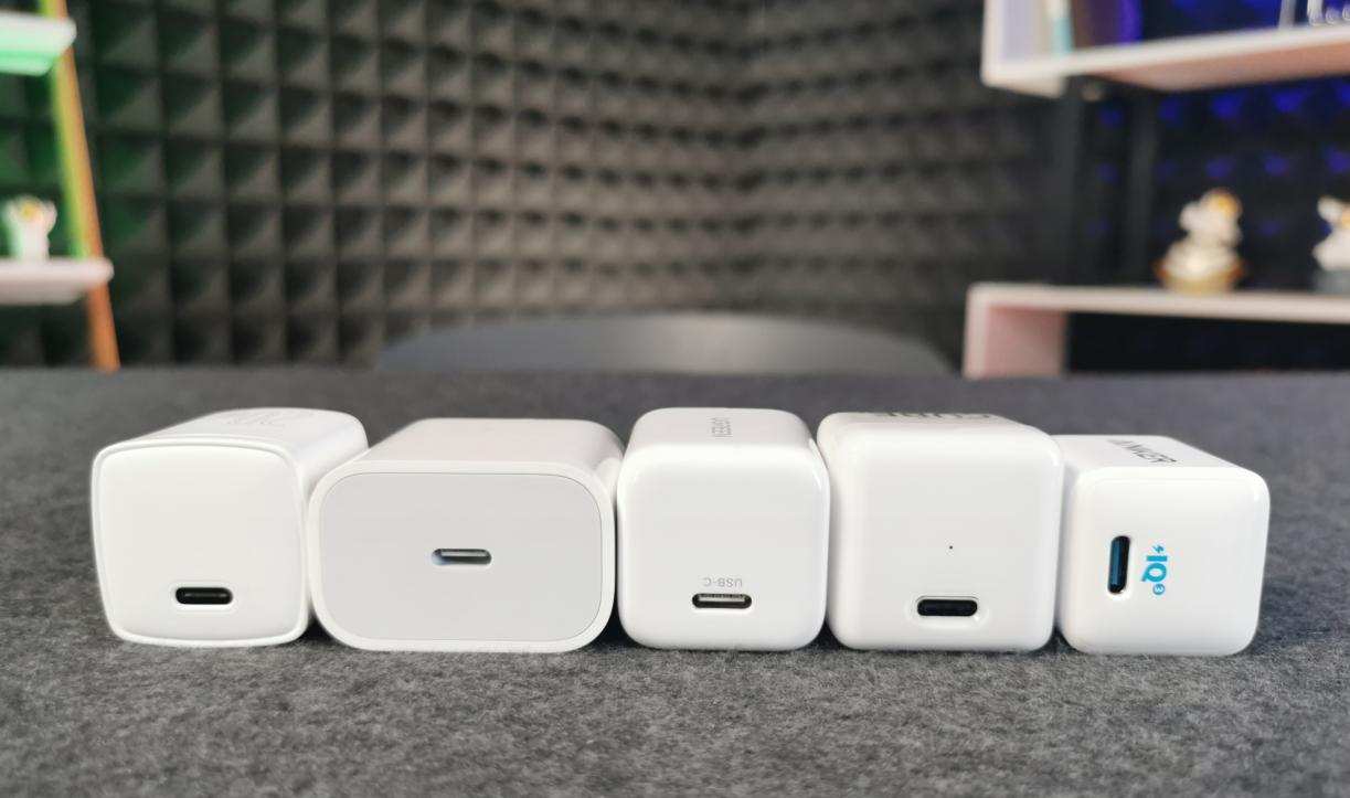 5款 iPhone 热门 20W 快充头，哪款最值得买？