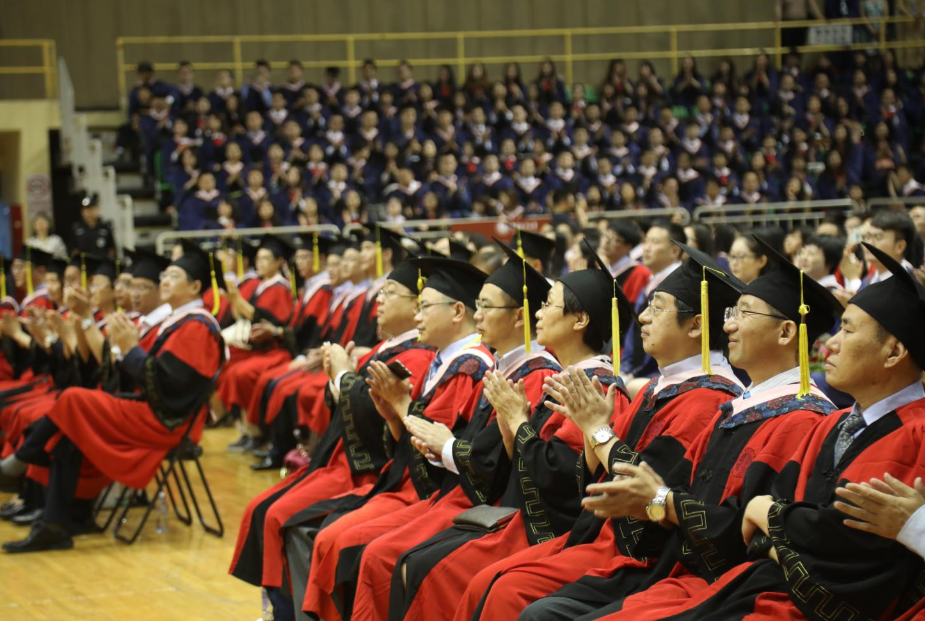 大学生有多“卷”？法大班长改同学作业，为夺保研名额上演宫心计